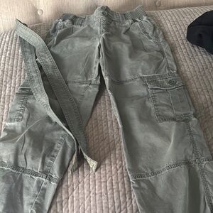 Abercrombie kids. 9/10. Green Cargo Pants. Adorable. Good condition.